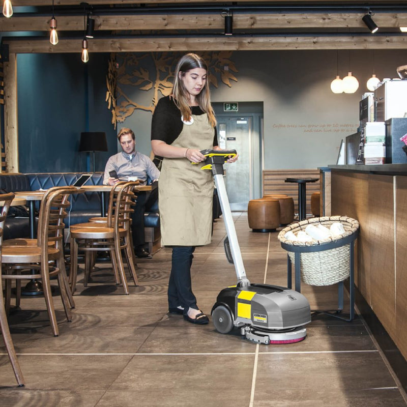 Fregadora y Aspiradora Modelo BD 30/4 C, Karcher