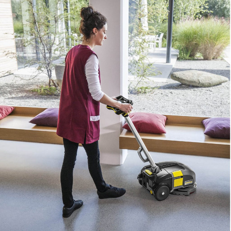 Fregadora y Aspiradora Modelo BD 30/4 C, Karcher