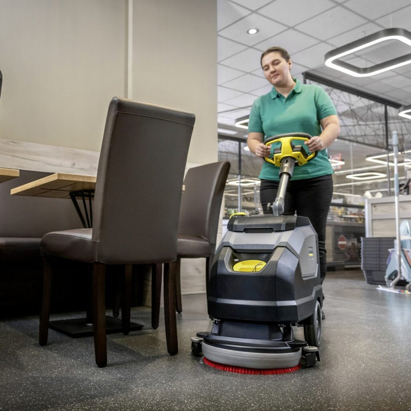 Fregadora y Aspiradora Modelo BD 35/15C, Karcher